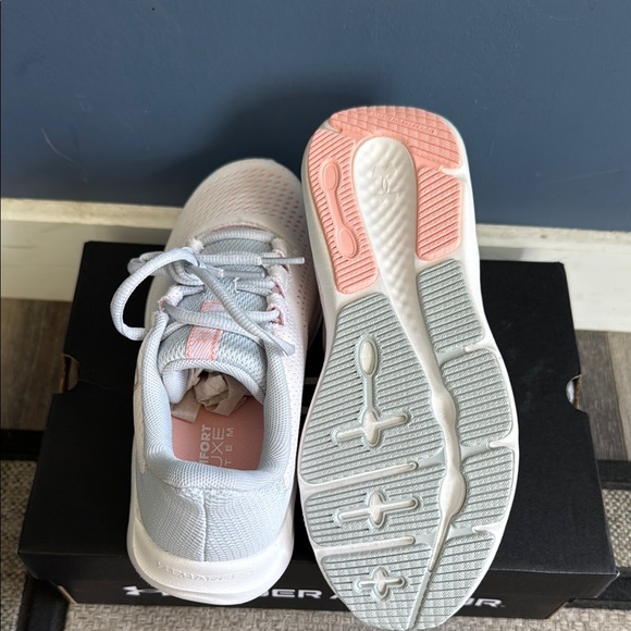 Under Armour Light Pink and White Sneakers - Picture 4 of 5